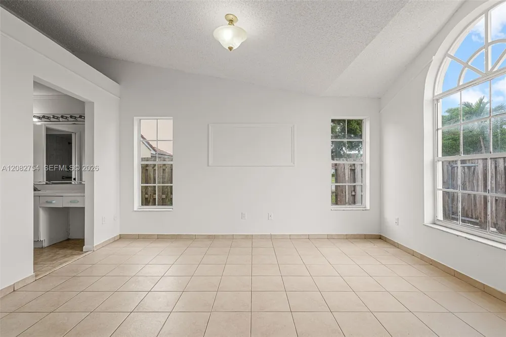 15261 SW 111th St Miami, FL 33196