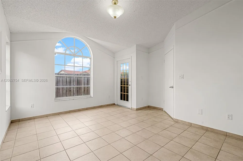 15261 SW 111th St Miami, FL 33196