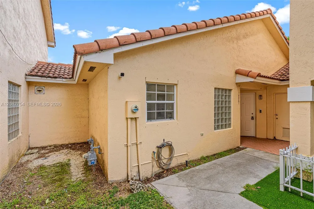 15261 SW 111th St Miami, FL 33196
