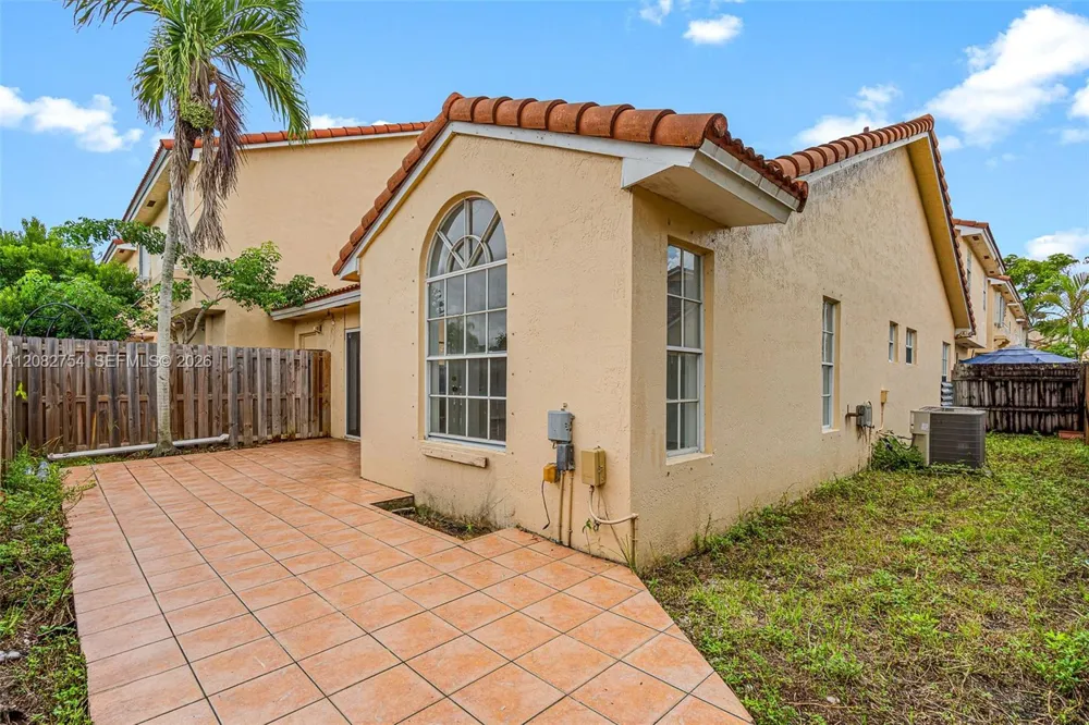 15261 SW 111th St Miami, FL 33196