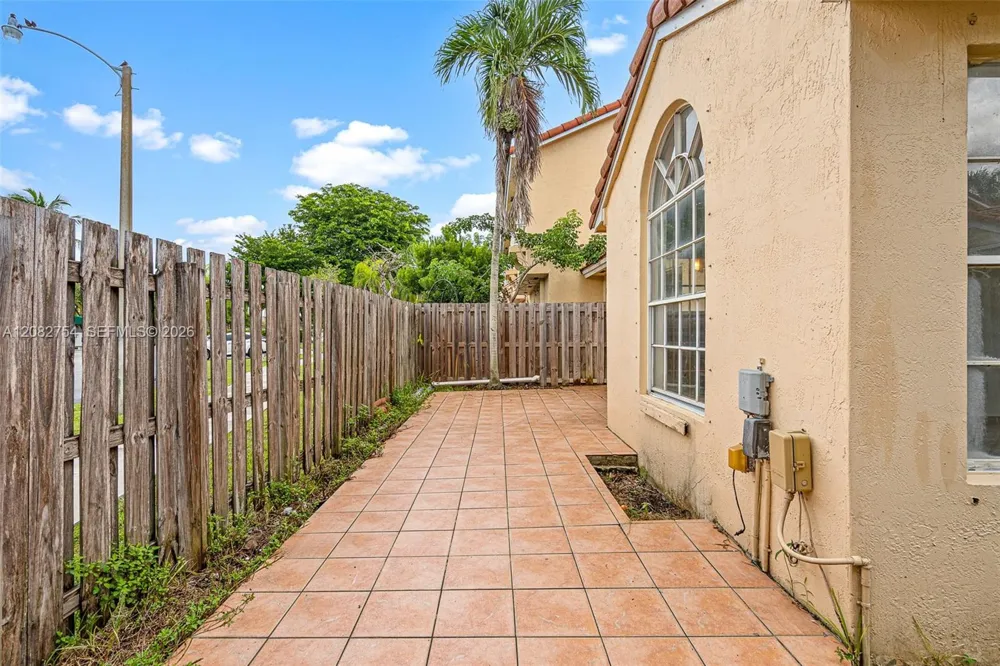 15261 SW 111th St Miami, FL 33196