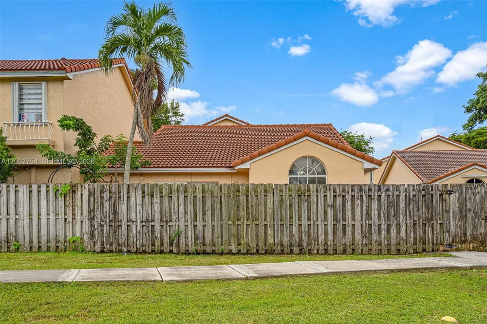 15261 SW 111th St Miami, FL 33196