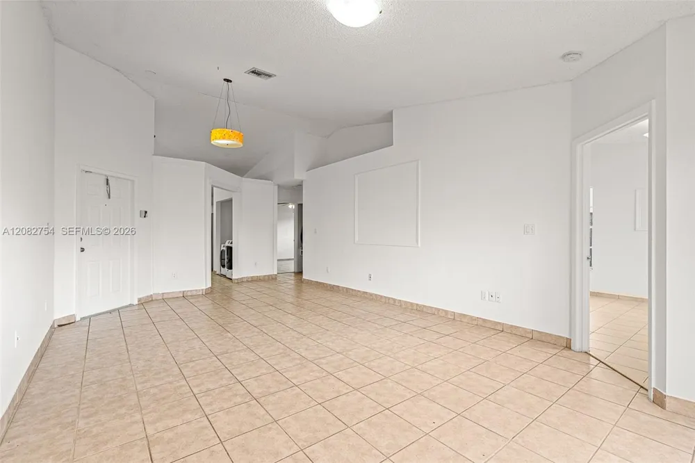 15261 SW 111th St Miami, FL 33196