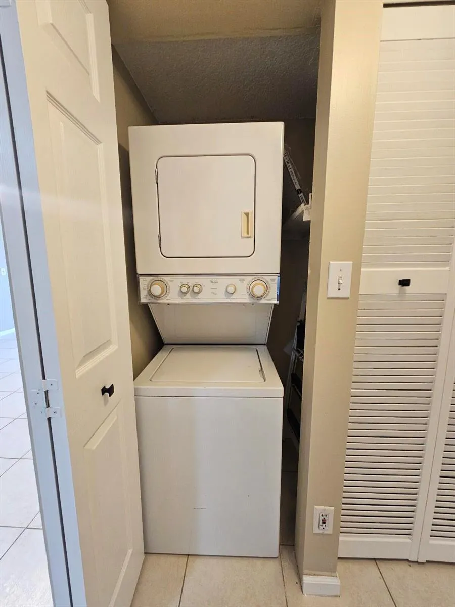 2600 GREENWOOD TERRACE #102 Boca Raton, FL 33431