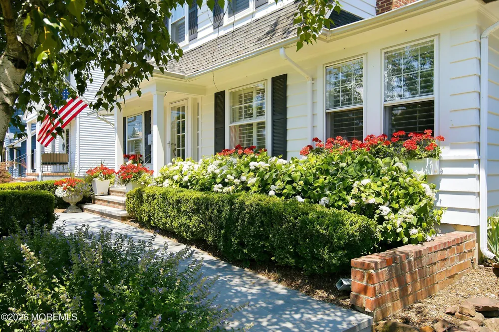 374 Conover Place Red Bank, NJ 07701