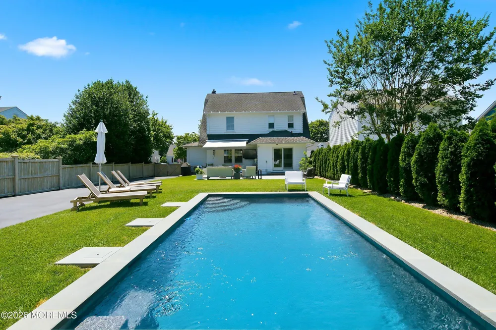 374 Conover Place Red Bank, NJ 07701