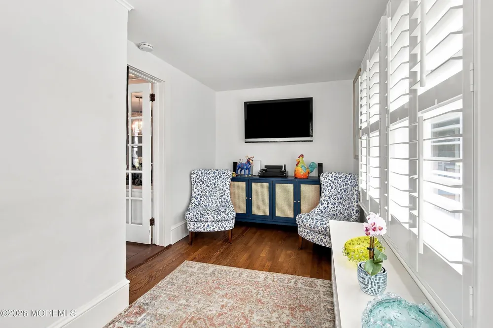 374 Conover Place Red Bank, NJ 07701