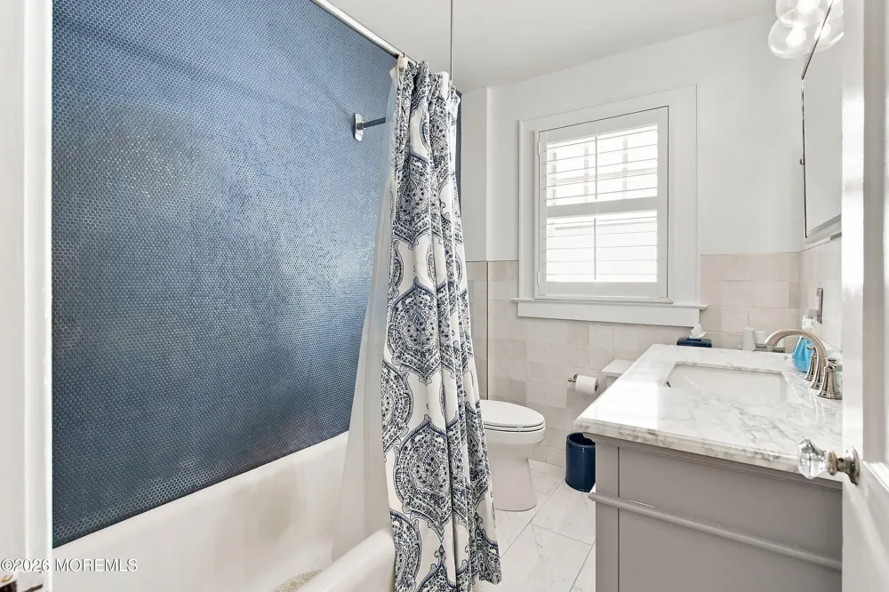 374 Conover Place Red Bank, NJ 07701