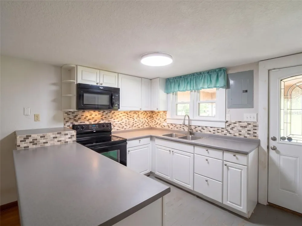 129 S SPARROW POINT Inverness, FL 34450