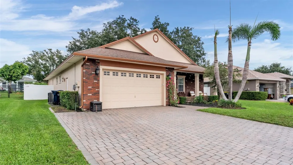 116 BENTLEY OAKS BOULEVARD Auburndale, FL 33823