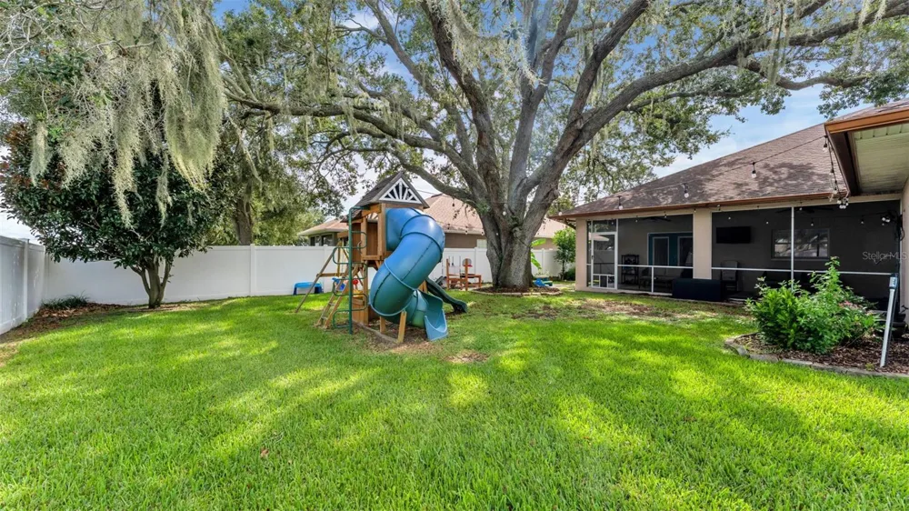 116 BENTLEY OAKS BOULEVARD Auburndale, FL 33823