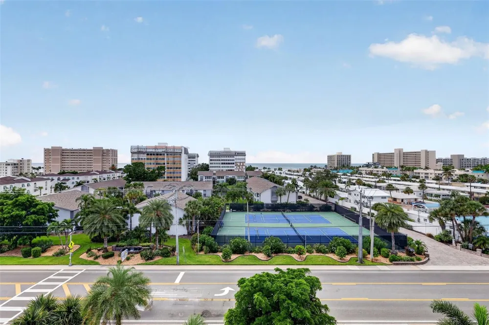 1200 E PEPPERTREE LANE #505 Sarasota, FL 34242