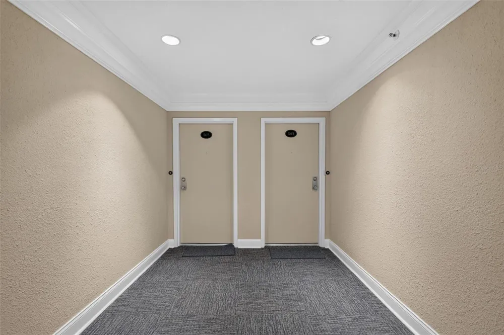 1200 E PEPPERTREE LANE #505 Sarasota, FL 34242