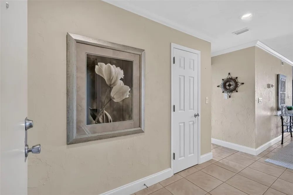 1200 E PEPPERTREE LANE #505 Sarasota, FL 34242