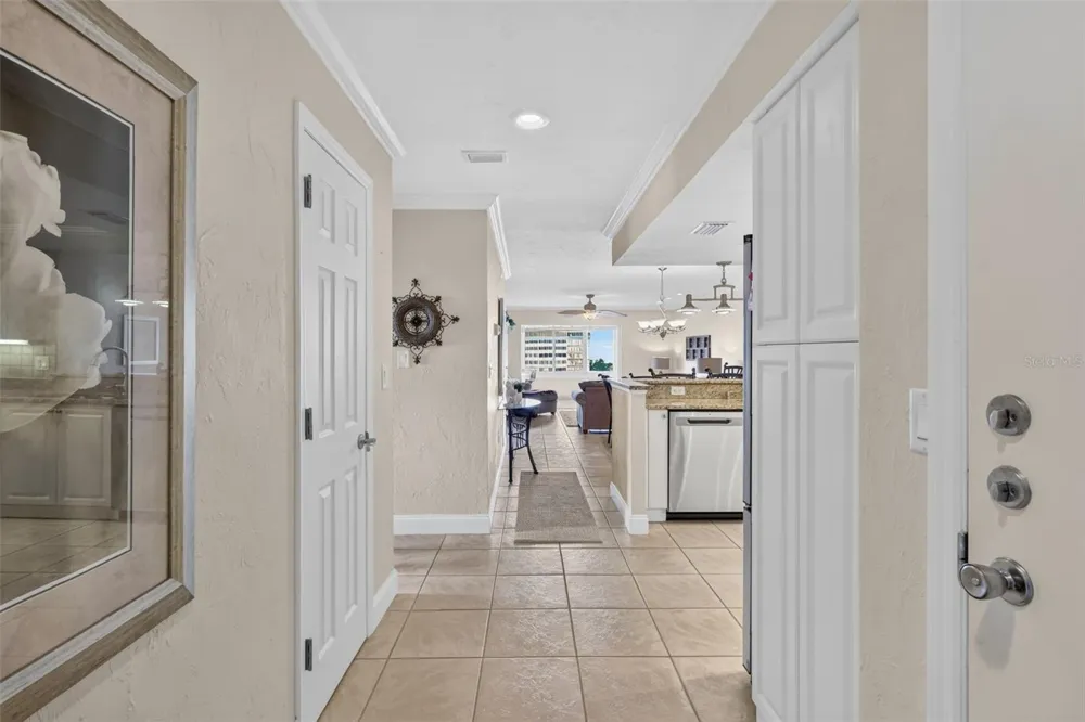 1200 E PEPPERTREE LANE #505 Sarasota, FL 34242