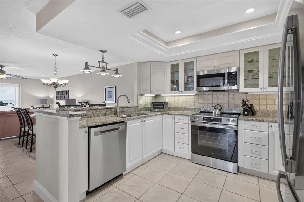 1200 E PEPPERTREE LANE #505 Sarasota, FL 34242