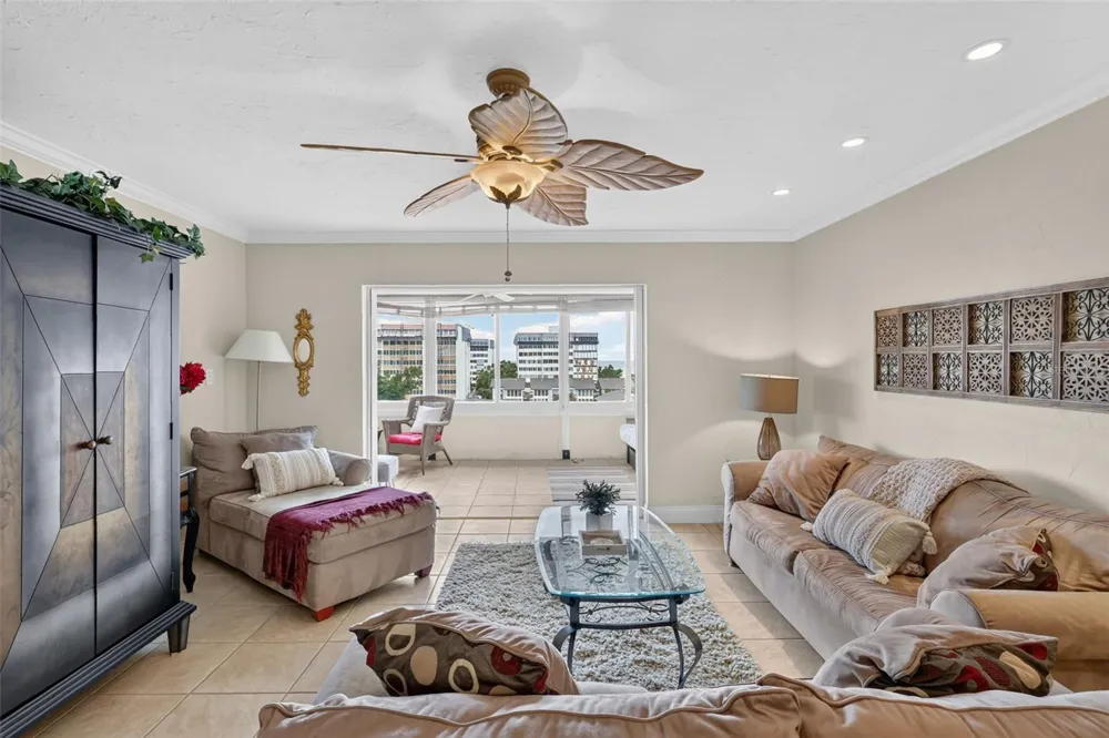 1200 E PEPPERTREE LANE #505 Sarasota, FL 34242