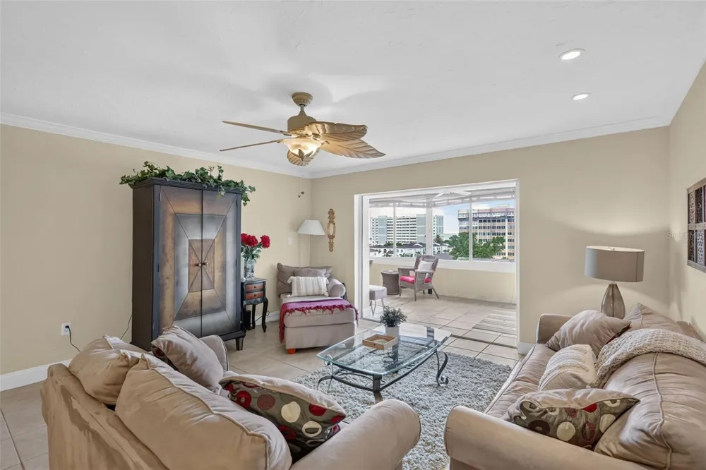 1200 E PEPPERTREE LANE #505 Sarasota, FL 34242