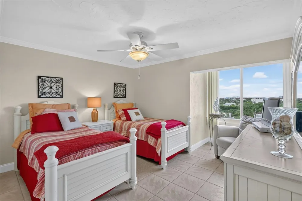 1200 E PEPPERTREE LANE #505 Sarasota, FL 34242