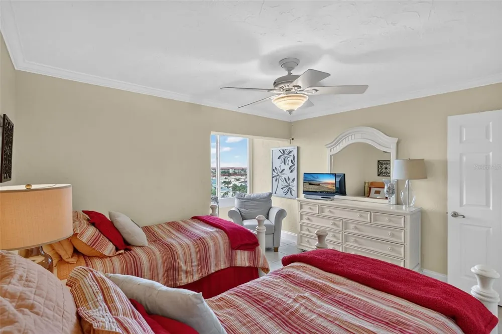 1200 E PEPPERTREE LANE #505 Sarasota, FL 34242