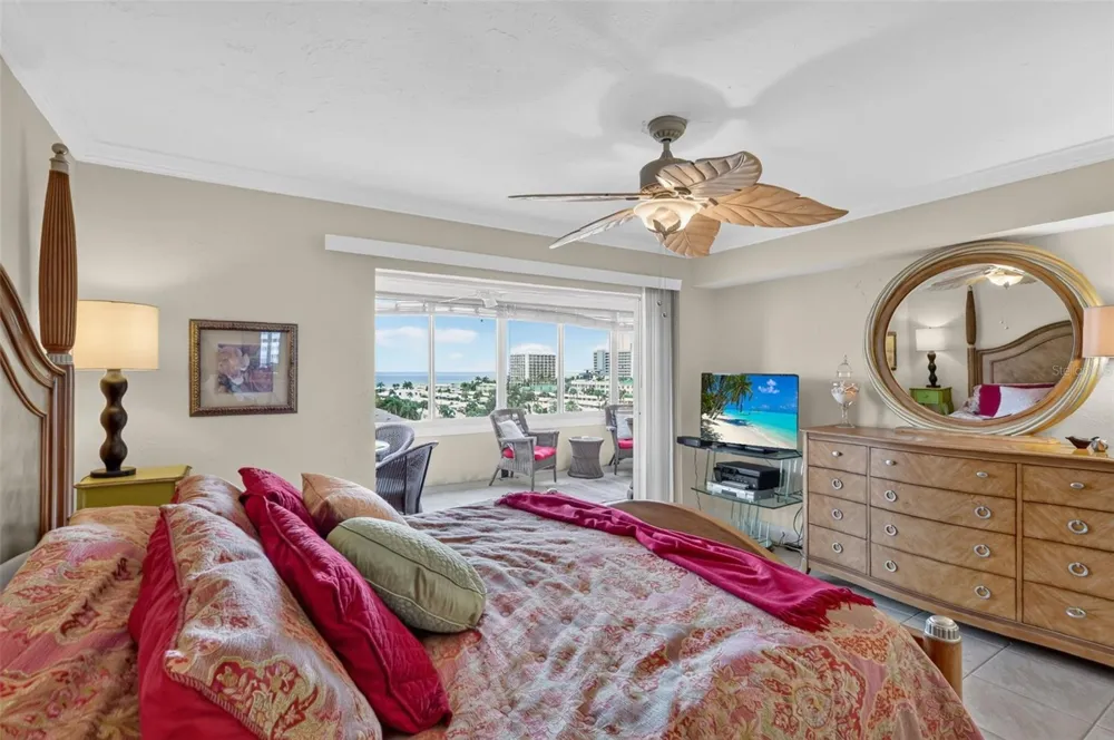 1200 E PEPPERTREE LANE #505 Sarasota, FL 34242