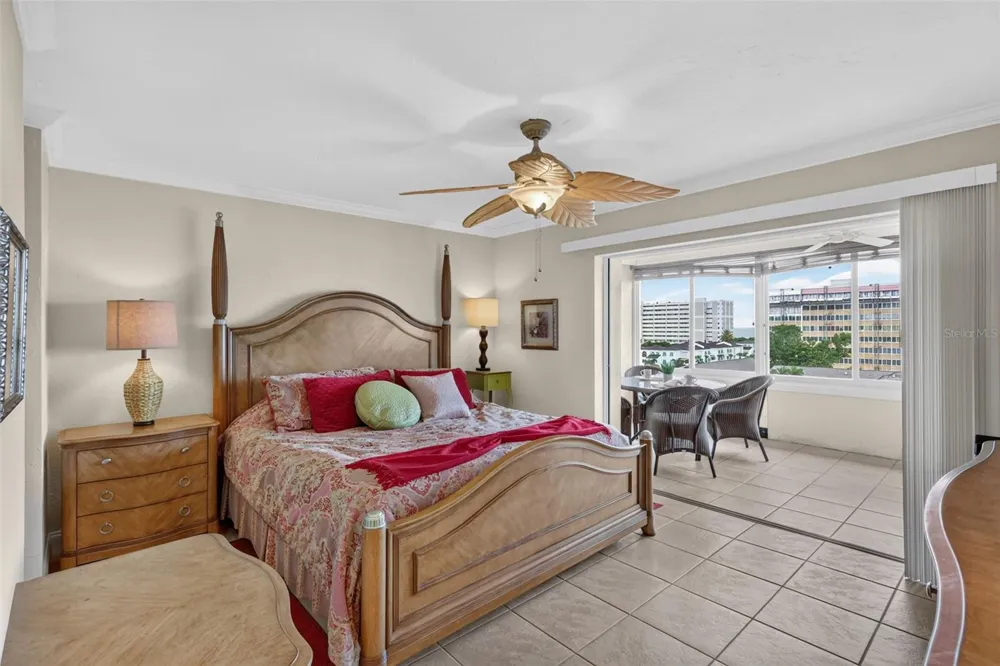 1200 E PEPPERTREE LANE #505 Sarasota, FL 34242