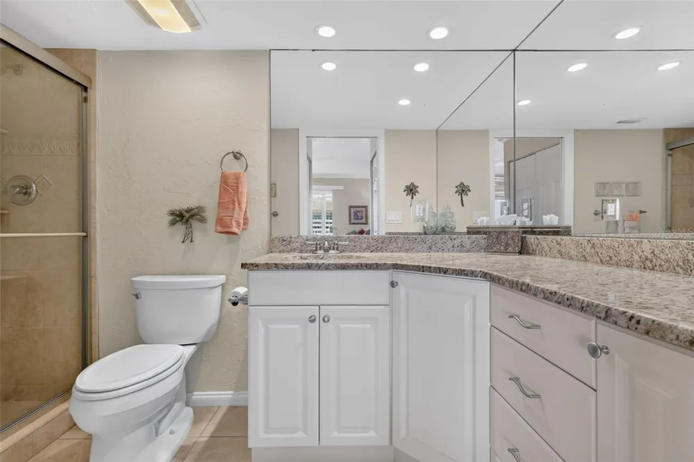 1200 E PEPPERTREE LANE #505 Sarasota, FL 34242