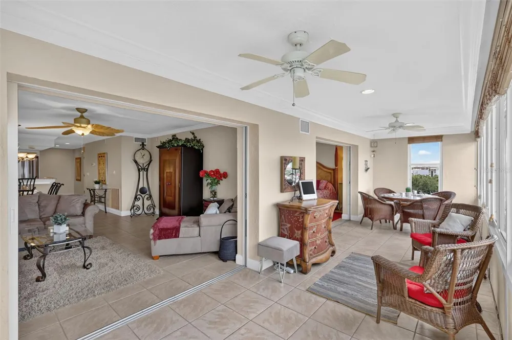 1200 E PEPPERTREE LANE #505 Sarasota, FL 34242