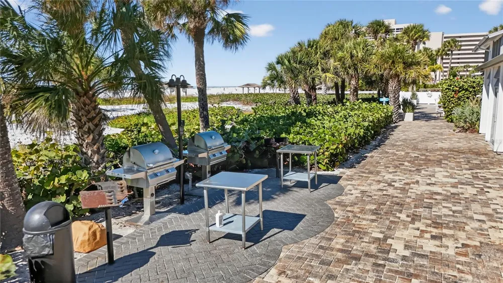 1200 E PEPPERTREE LANE #505 Sarasota, FL 34242