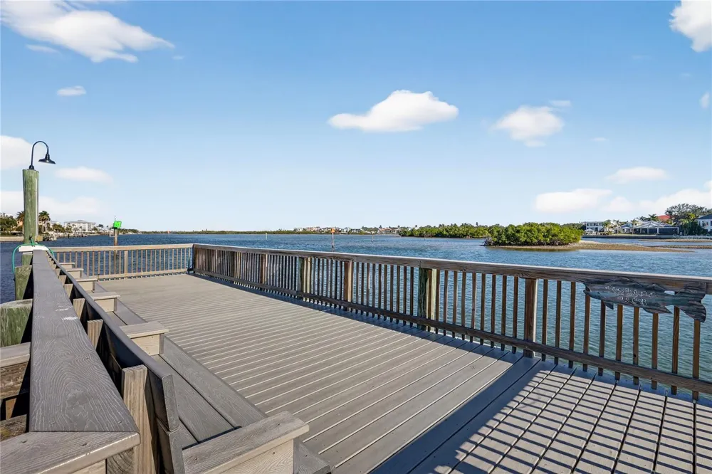 1200 E PEPPERTREE LANE #505 Sarasota, FL 34242