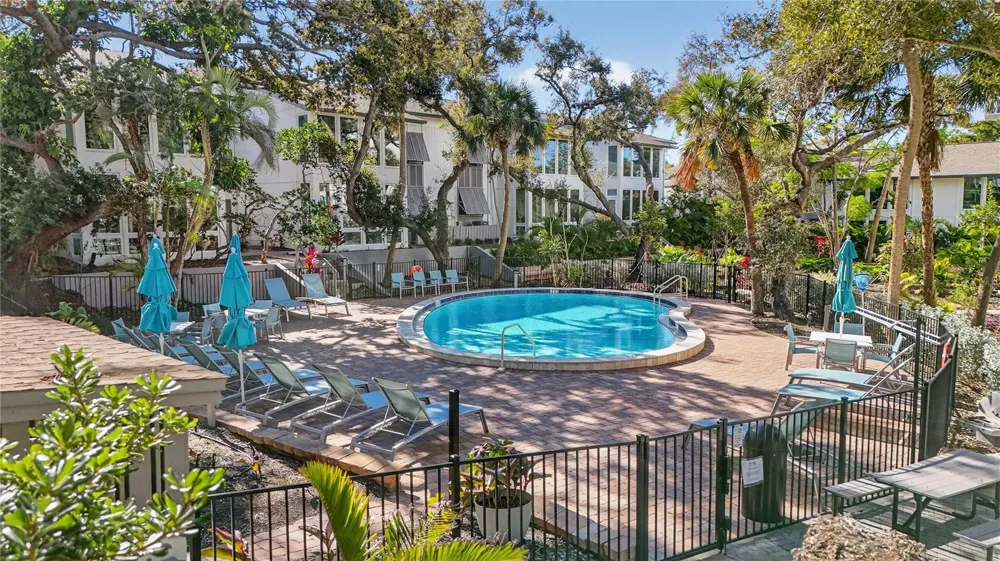1200 E PEPPERTREE LANE #505 Sarasota, FL 34242