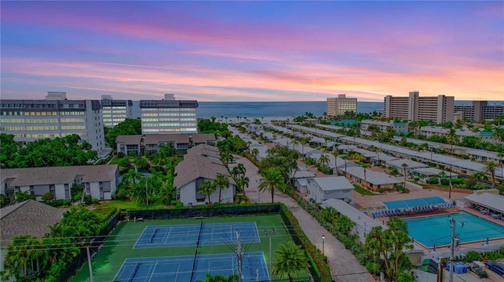 1200 E PEPPERTREE LANE #505 Sarasota, FL 34242
