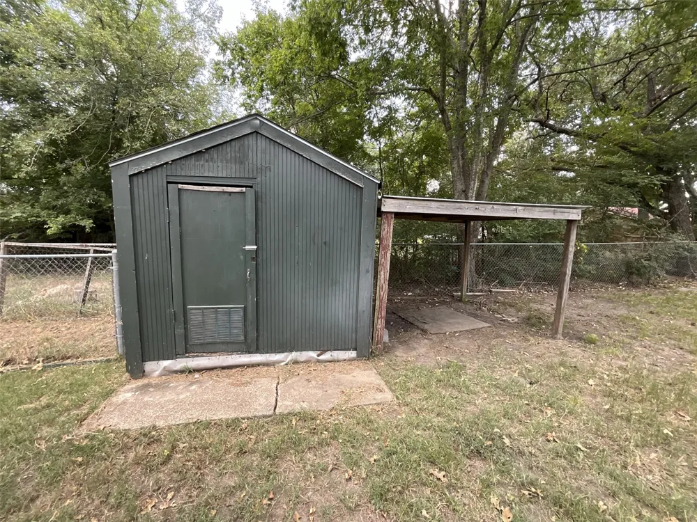 608 Cedar Street Malakoff, TX 75148