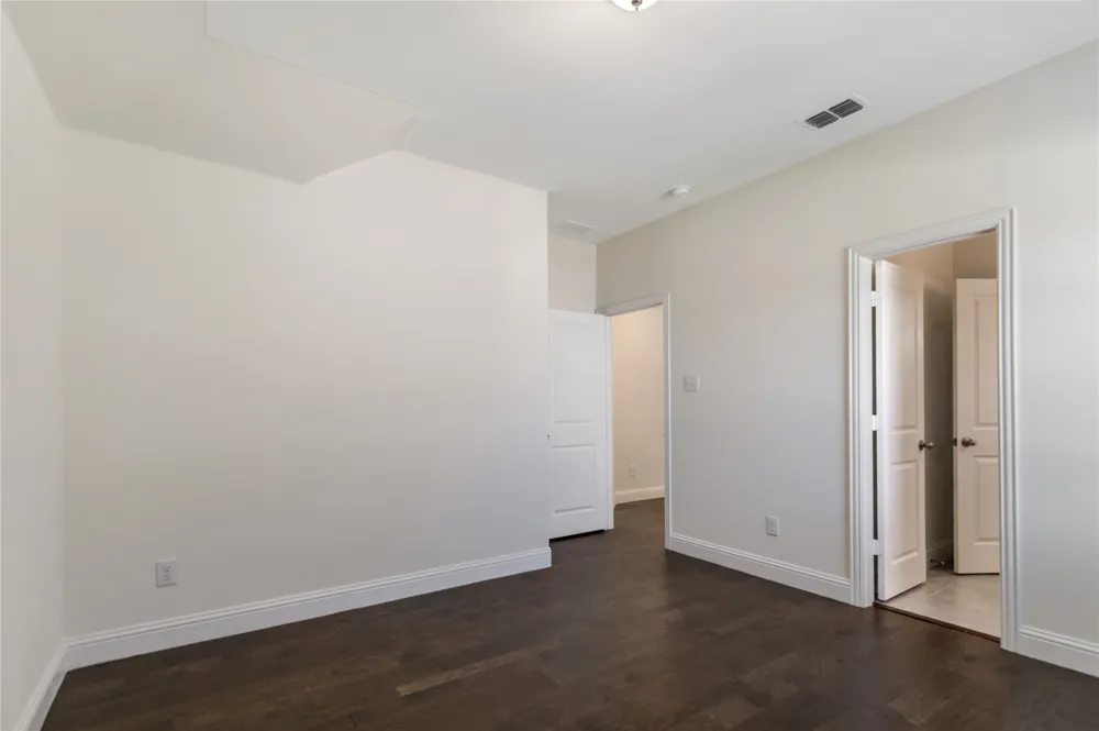 12778 Friar Street Farmers Branch, TX 75234