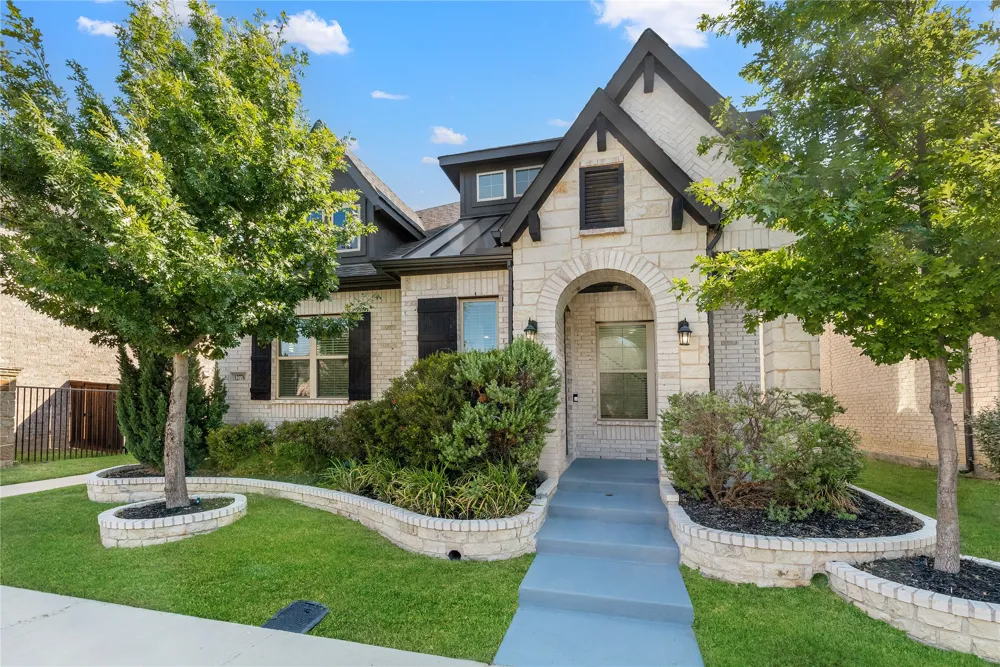 12778 Friar Street Farmers Branch, TX 75234