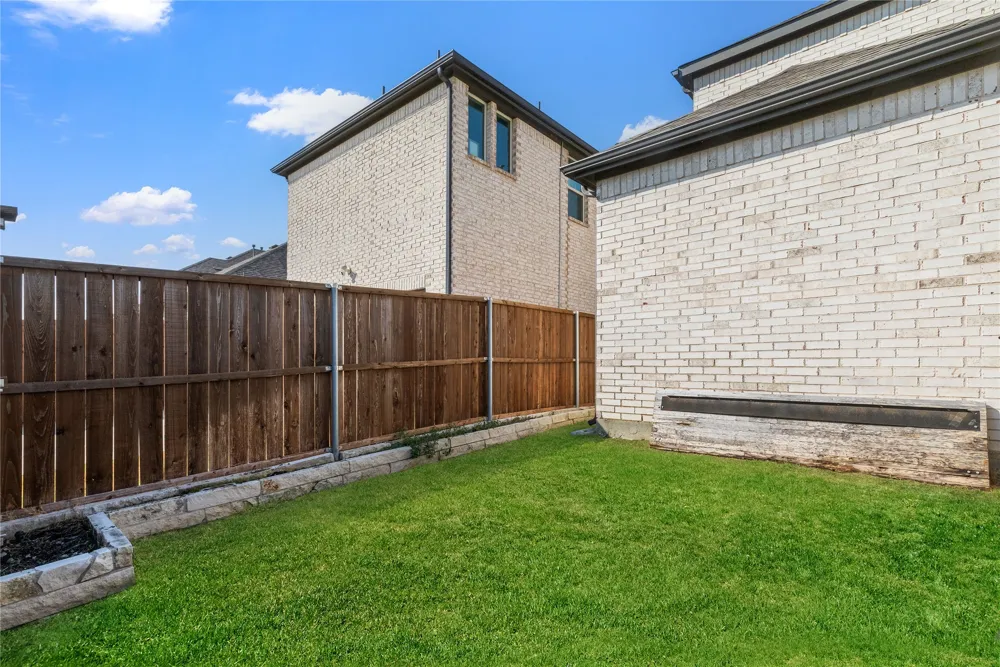 12778 Friar Street Farmers Branch, TX 75234