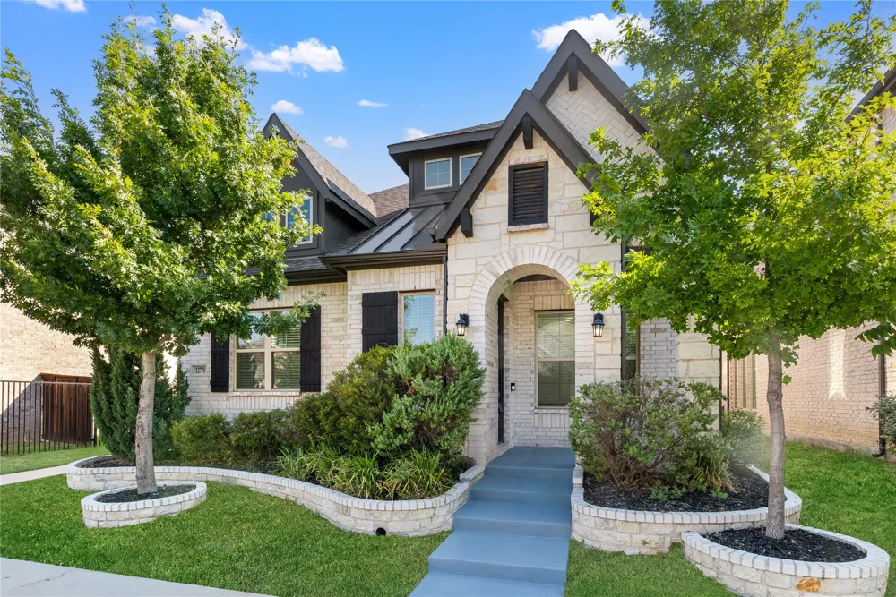12778 Friar Street Farmers Branch, TX 75234
