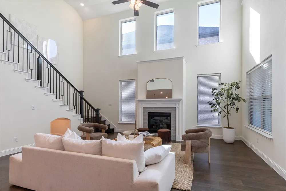 12778 Friar Street Farmers Branch, TX 75234