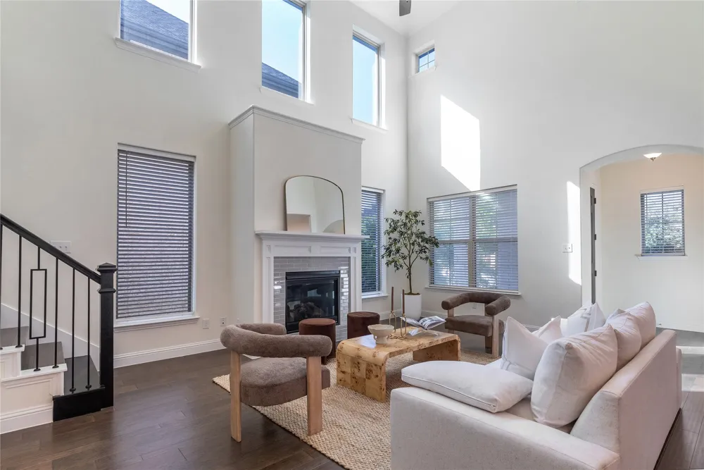 12778 Friar Street Farmers Branch, TX 75234