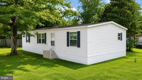 15 BRIARWOOD LANE