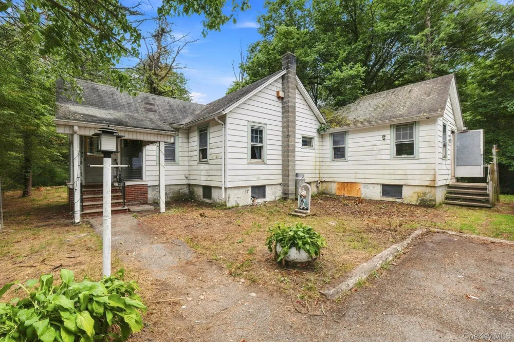 395 Route 17K Bloomingburg, NY 12721
