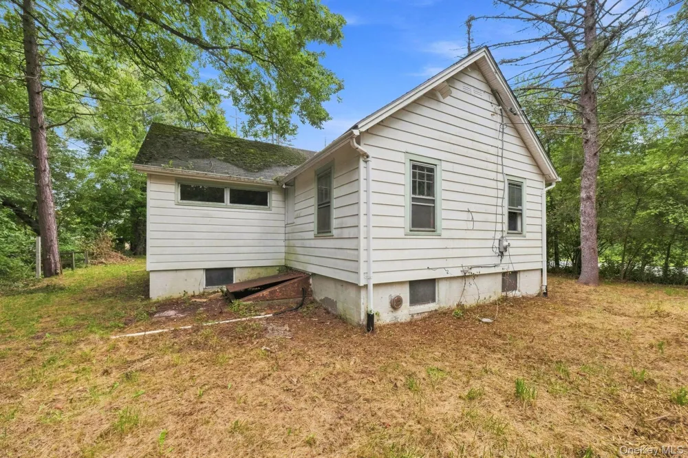 395 Route 17K Bloomingburg, NY 12721