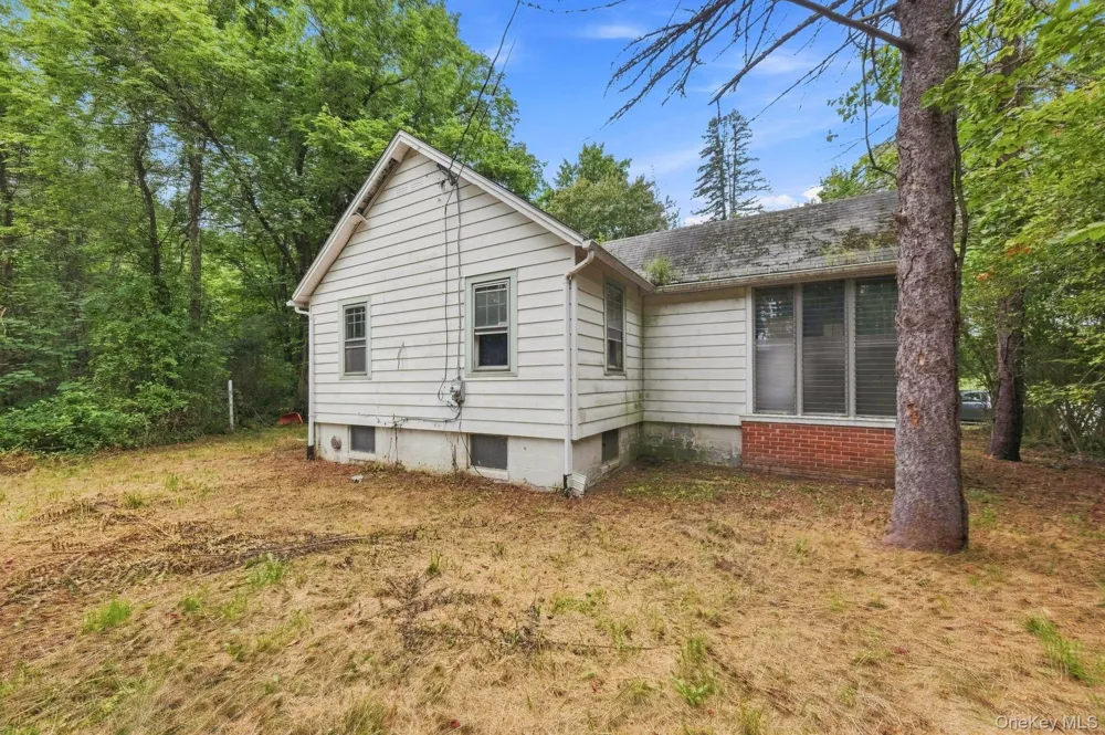 395 Route 17K Bloomingburg, NY 12721
