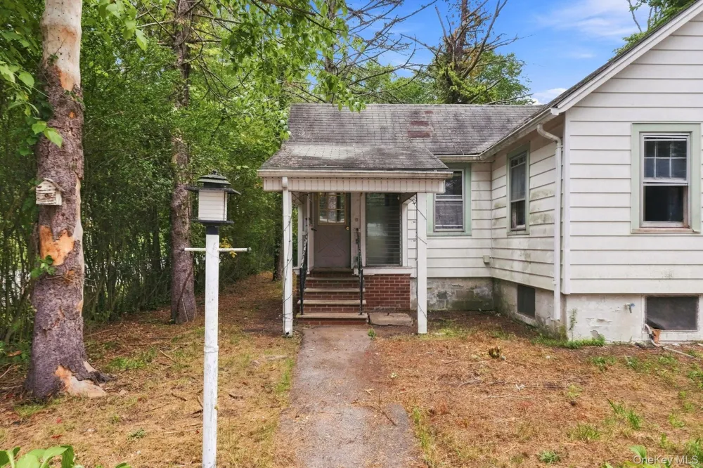 395 Route 17K Bloomingburg, NY 12721