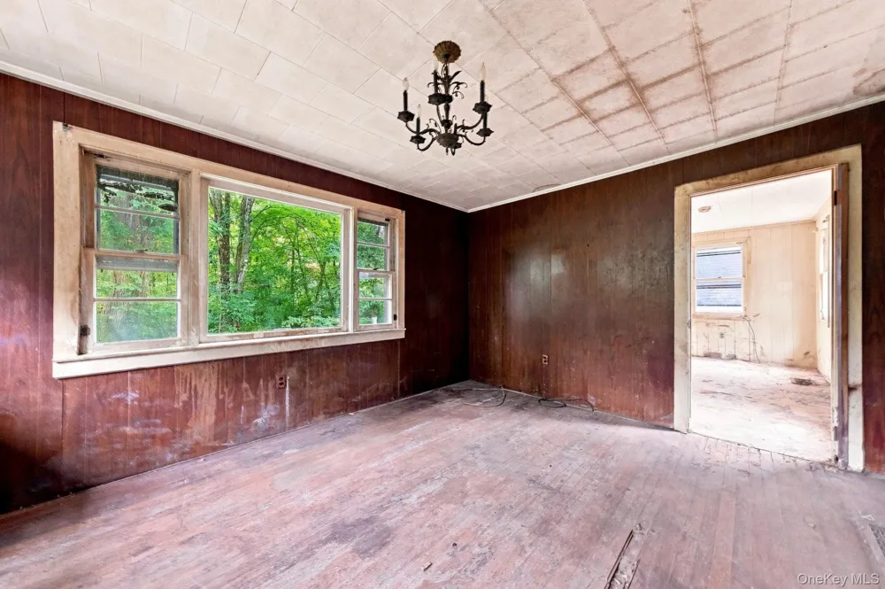 395 Route 17K Bloomingburg, NY 12721