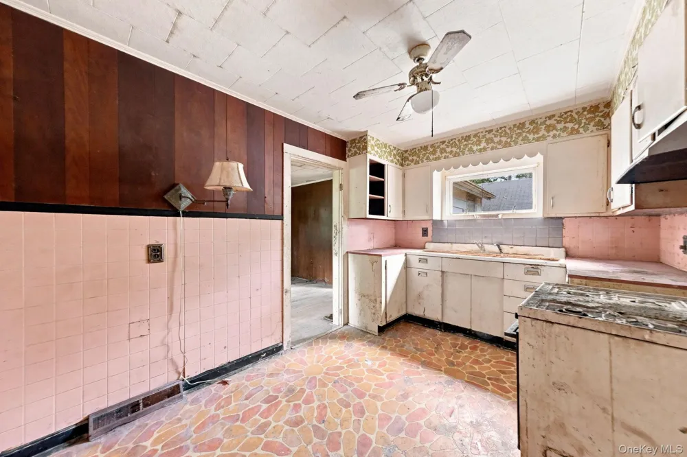 395 Route 17K Bloomingburg, NY 12721