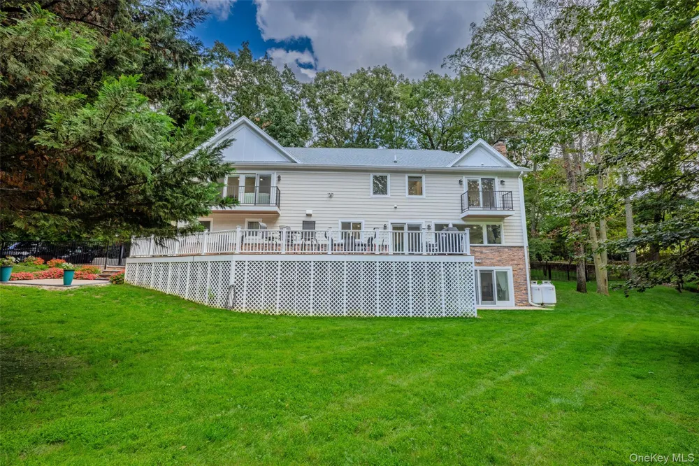 5 Buena Vista Road Port Jefferson, NY 11777