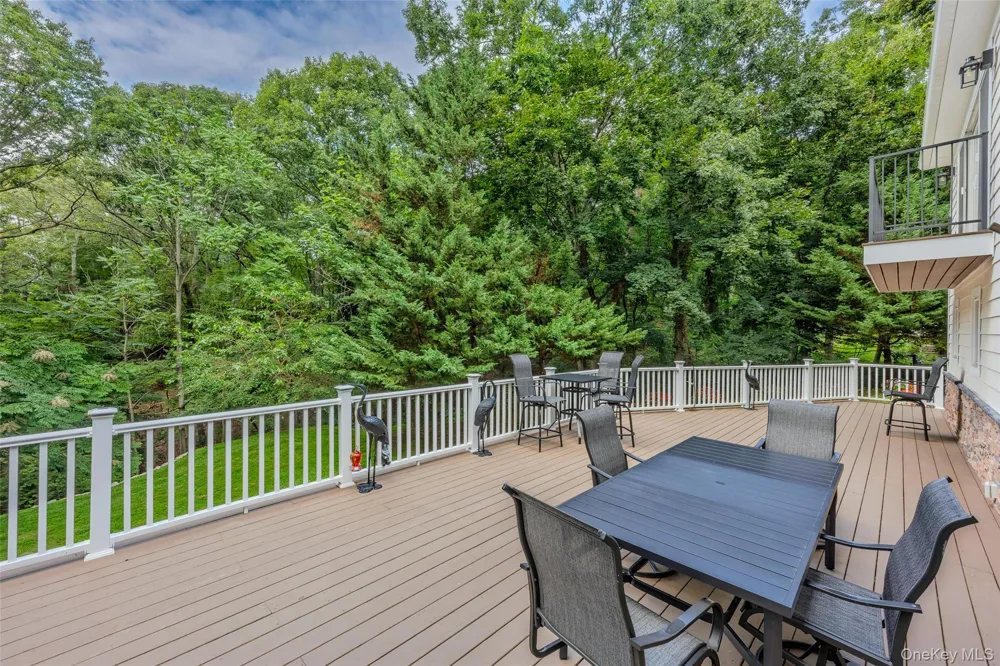 5 Buena Vista Road Port Jefferson, NY 11777