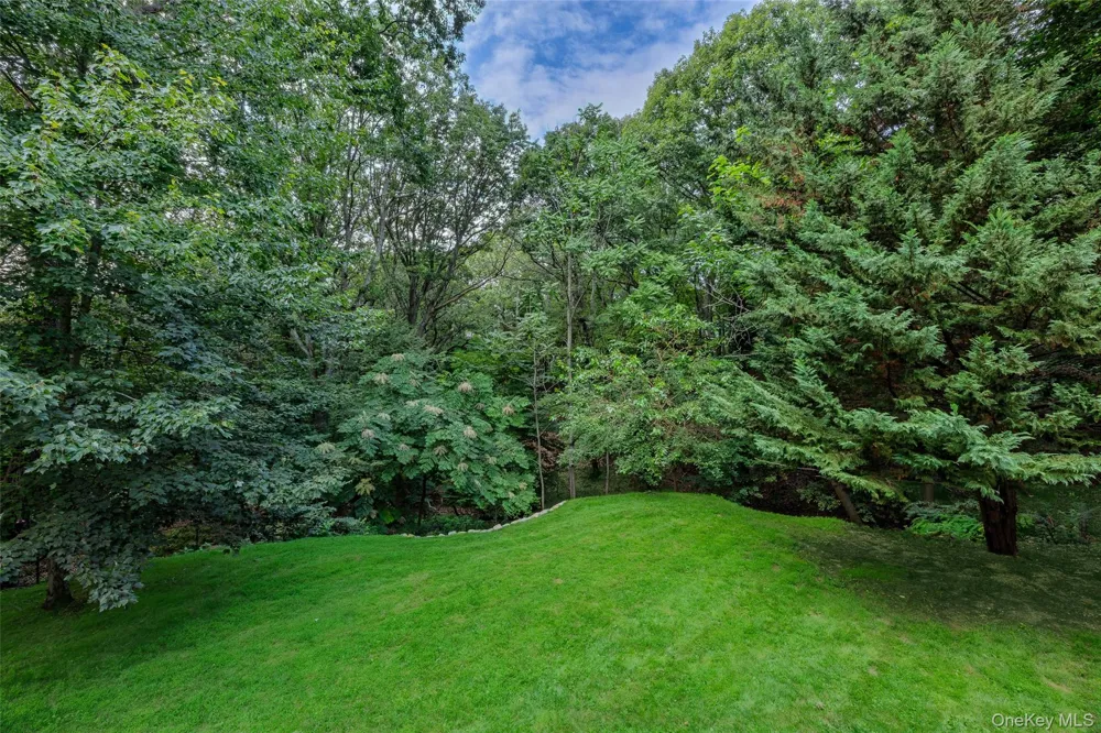 5 Buena Vista Road Port Jefferson, NY 11777