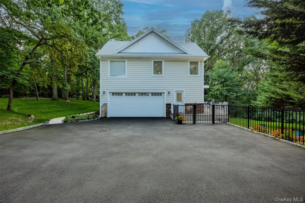 5 Buena Vista Road Port Jefferson, NY 11777